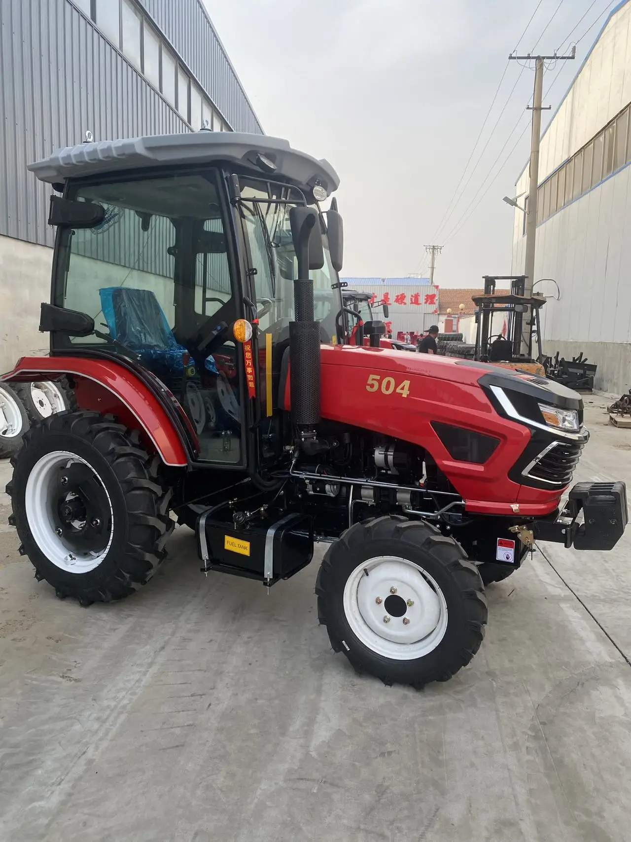 Фото Сельскохозяйственные 4wd Тракторы Мини 4x4 80 л.с. 90 л.с. Компактный трактор Сельскохозяйственный трактор Сельскохозяйственный мини-трактор с фронтальным погрузчиком №2
