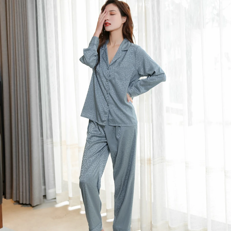 2022 new pajamas women's spring and autumn ice silk leopard print long-sleeved home clothes 2-piece suit