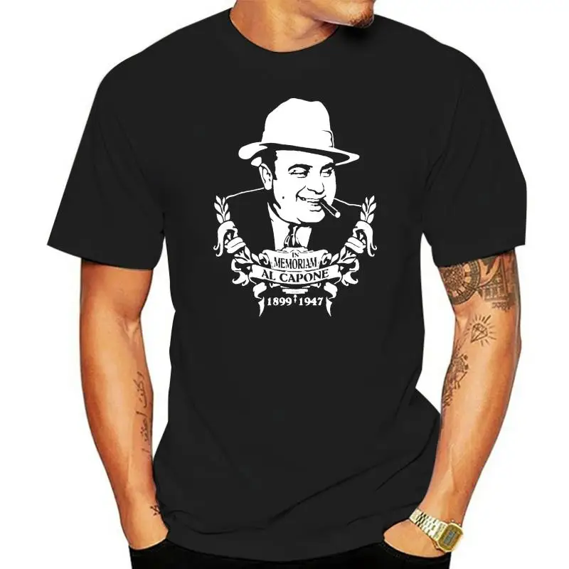 W Memoriam Al Capone projektant i niezapomniany T-Shirt wizuals