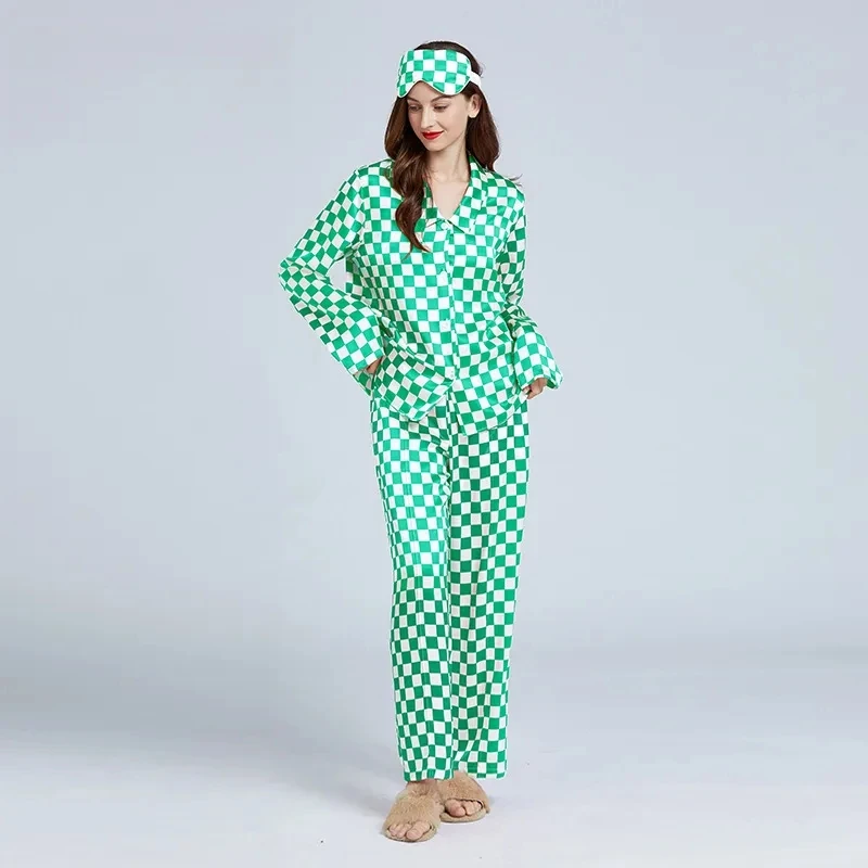 Рисунок 6 - Женская шелковая пижама с длинным рукавом