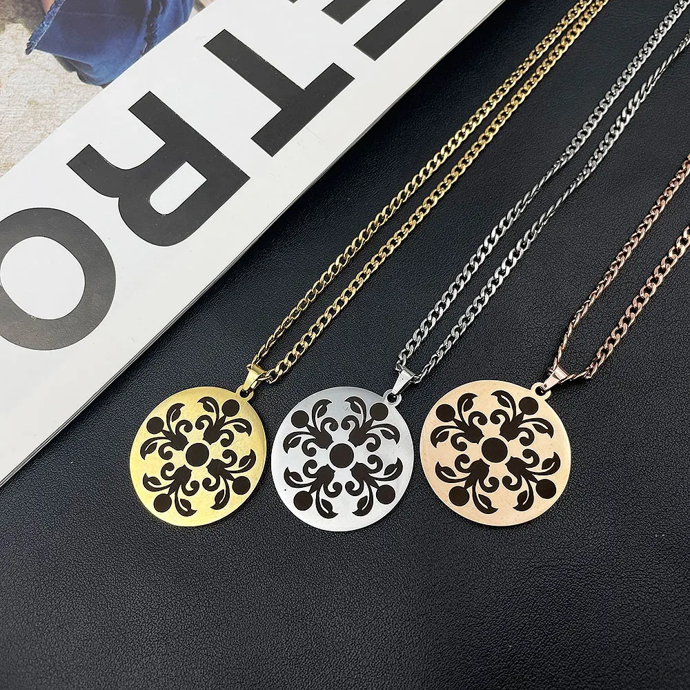 

Stainless Steel Necklaces for Women Personalised Carving Flowers Round Tag Pendant Jewelry Cuban Chain Men Choker Gift Wholesale
