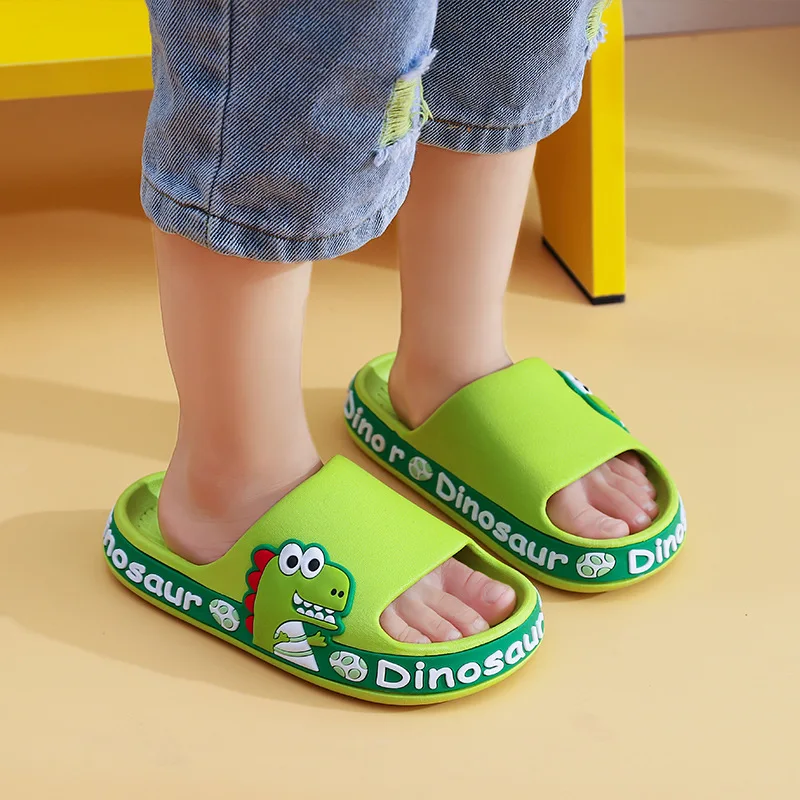 

Kids Green Dinosaur PVC Slippers Boys Beach Sandals Girls Home Slippers Big Childrens Hole Shoes Baby Garden Shoes Soft Summer