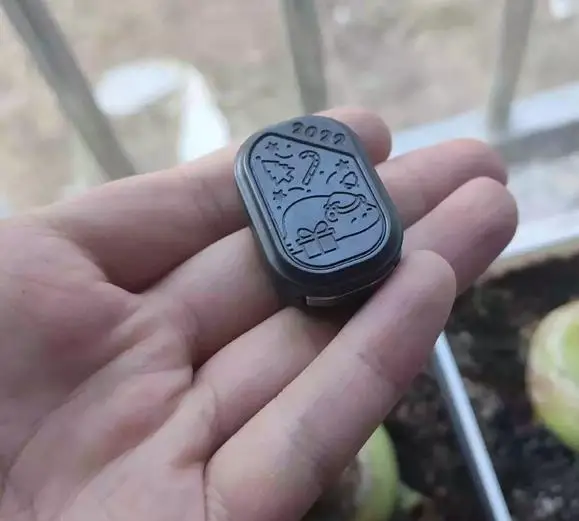 

Second-hand products are non-refundable and non-exchangeable McGee 01 Christmas Push edc