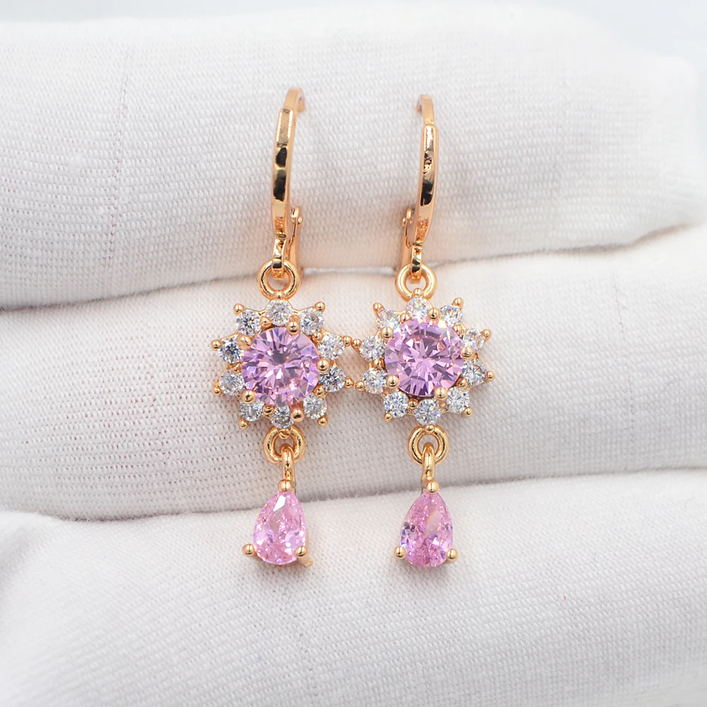 Женские серьги-подвески в виде подсолнуха с розовым фианитом | Украшения и