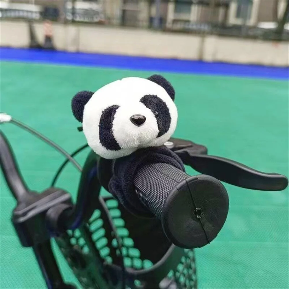 Плюшевая игрушка в виде панды