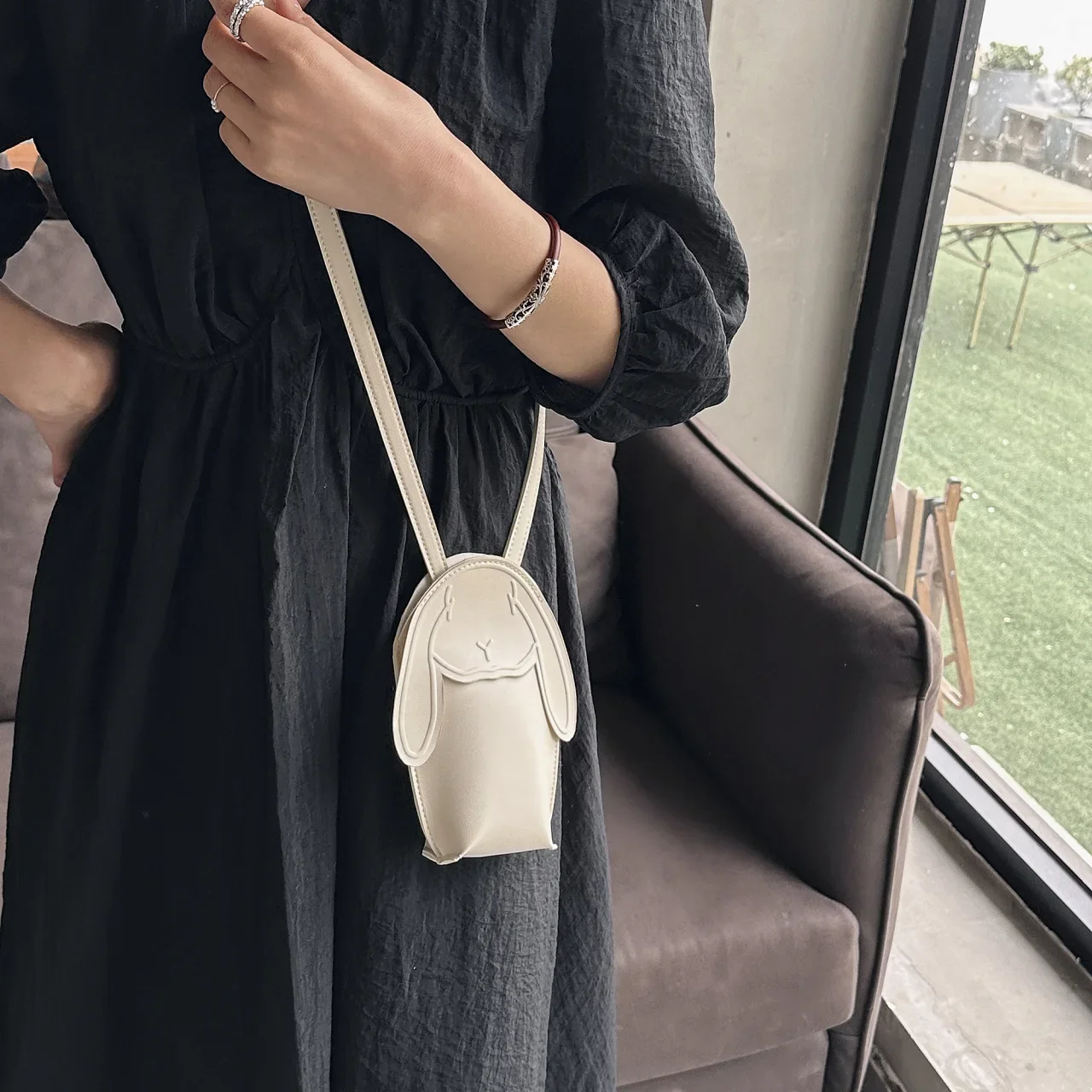 

Small Group Design Bag Cute and Creative Bunny Bag 2023 New One Shoulder Mobile Phone Bag Fashionable and Simple Crossbody Bag