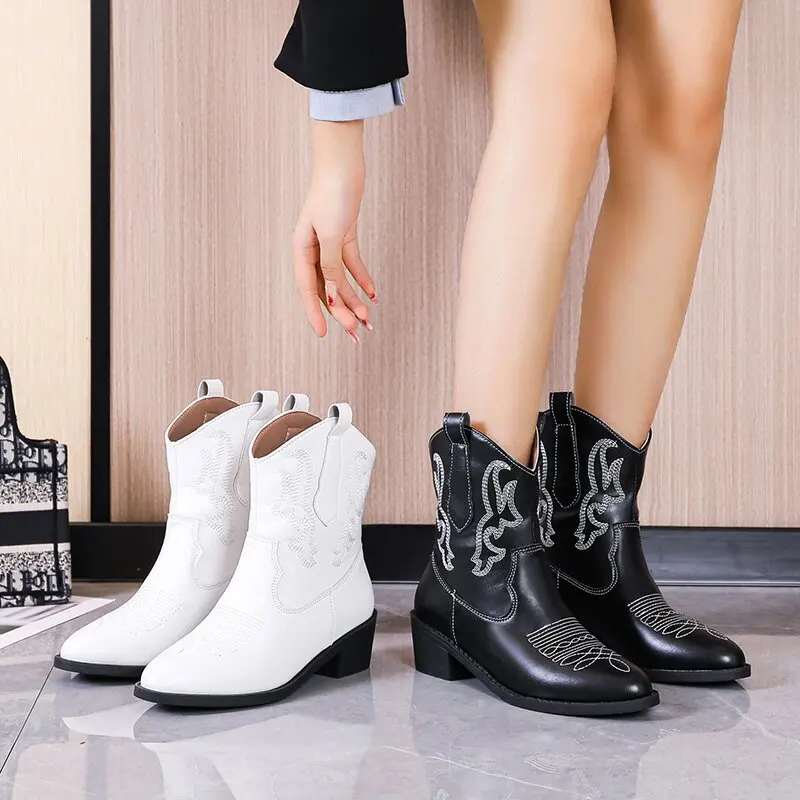 

Short Tube Boots Pointed Sleeve Thick Heel Autumn New In Barrel Color Contrast Pu Leather Bota Western Denim Slip on Botte Femme