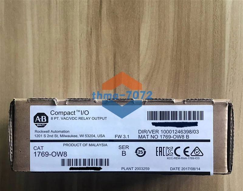 

New In Box 1PC 1769-OW8