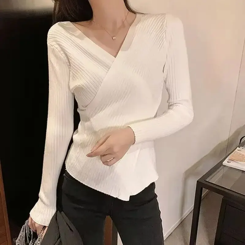 Женский свитер в городском стиле трикотажная рубашка с V-образным вырезом
