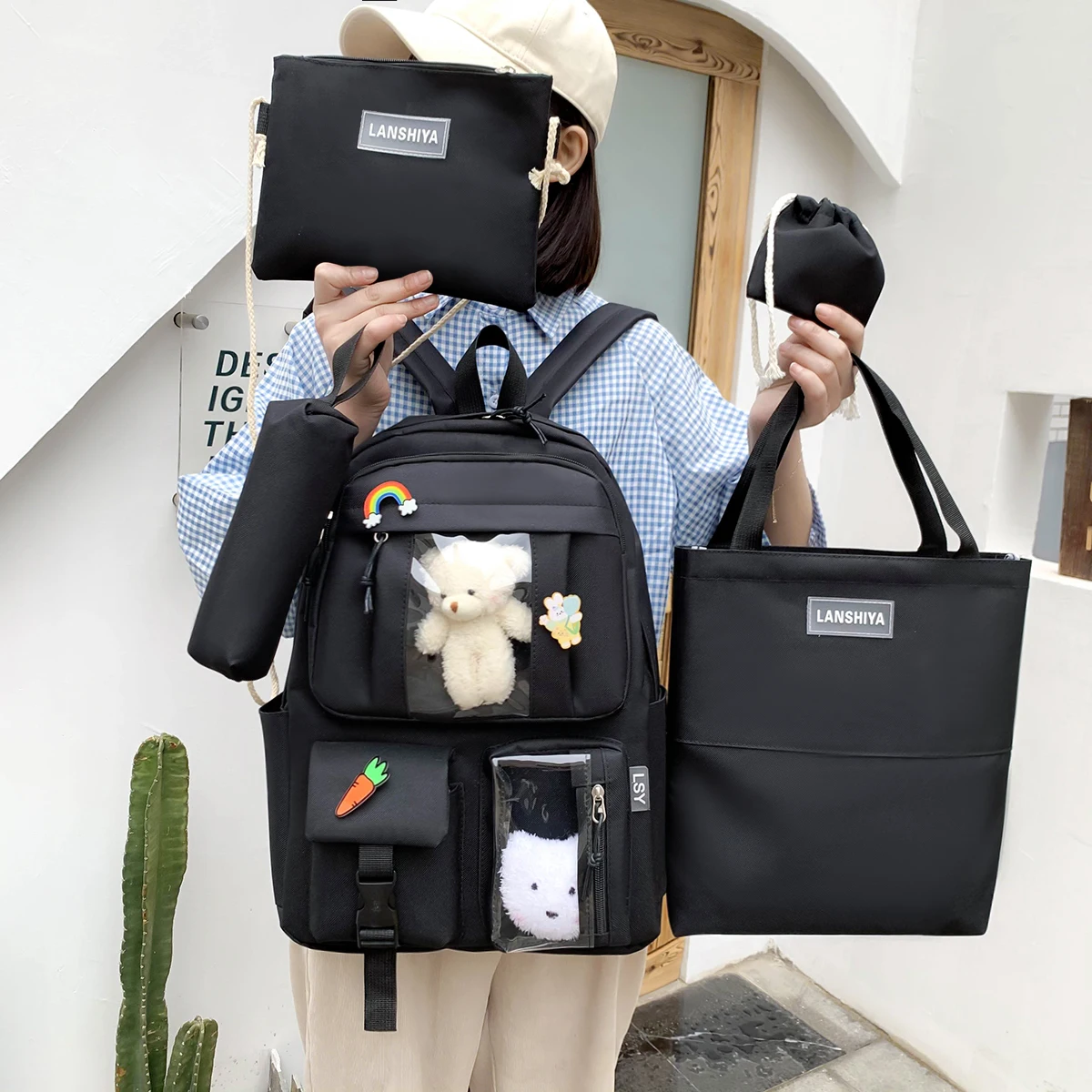 Рисунок 2 - Вместительный рюкзак для девочки-подростка