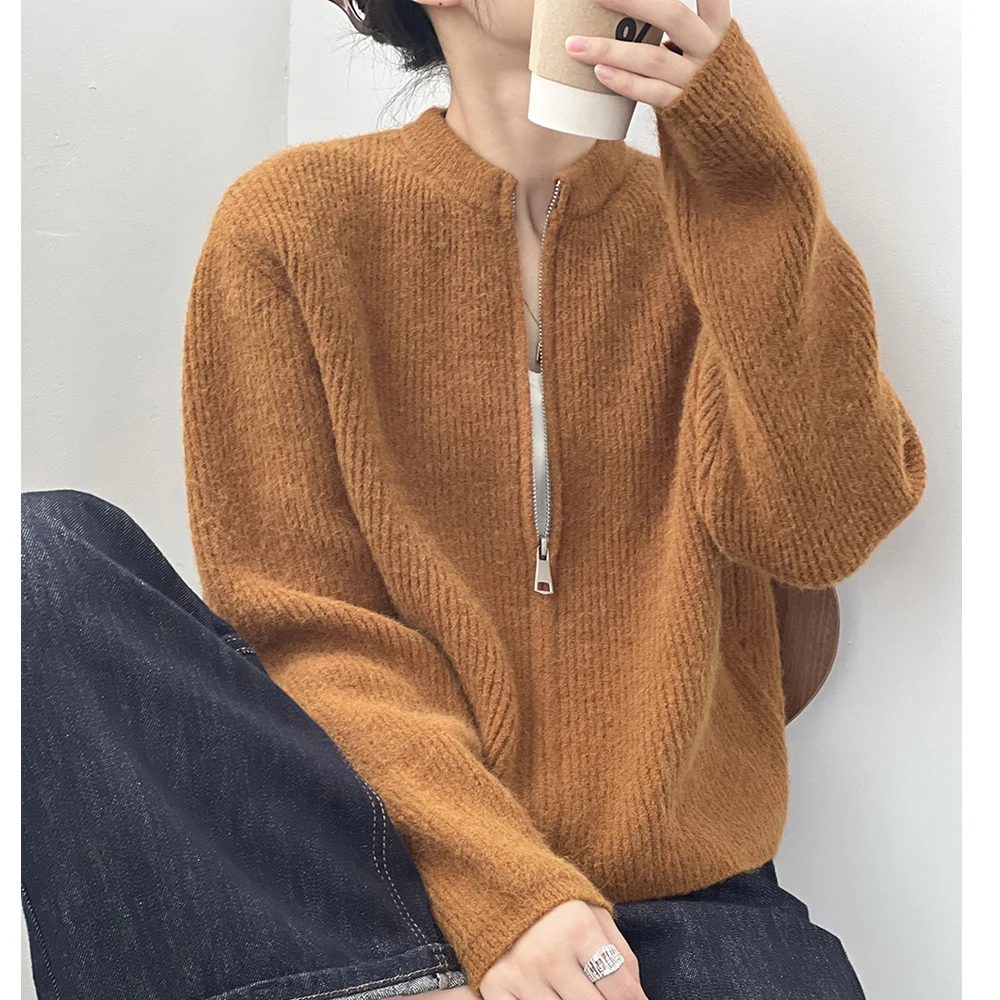 Женский осенний кардиган на молнии с круглым вырезом