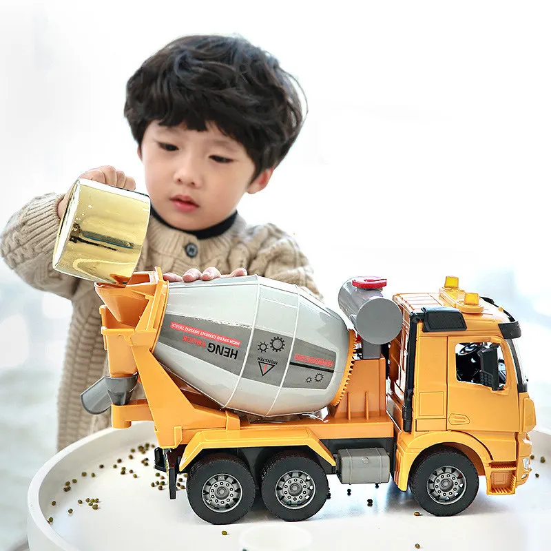 

1:18 Simulation Engineering vehicle can really stir Mixer truck toy model Sound and Light car cementing Concrete car kids gift