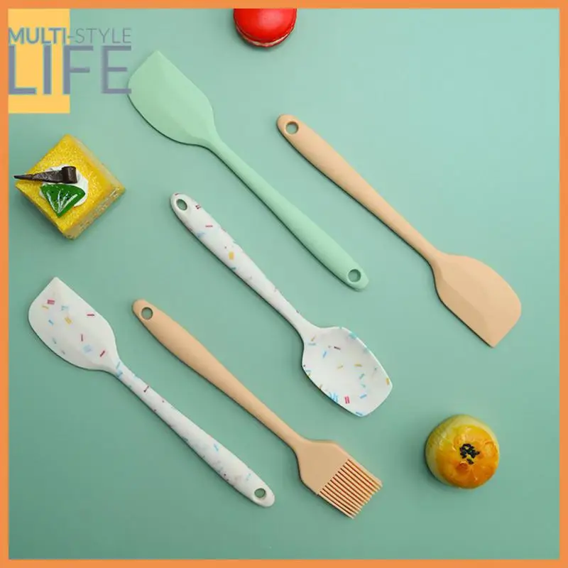 

Household Kitchen Non-stick Brush Grease Scraper Thermostability Small Scraper Oil Brushes Heat-resistant Silicone Cooking Brush