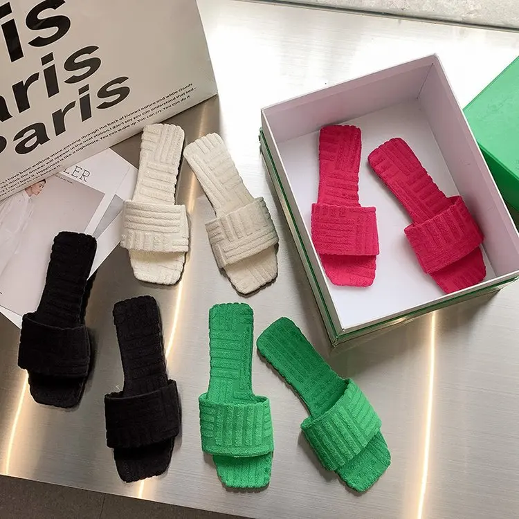 

Flannel Flat Slippers Women Cute Square Toe Mules Shoes Summer Spring Slides Plus Size 42 Shoes Female Feetwear Fuzzy Slippers