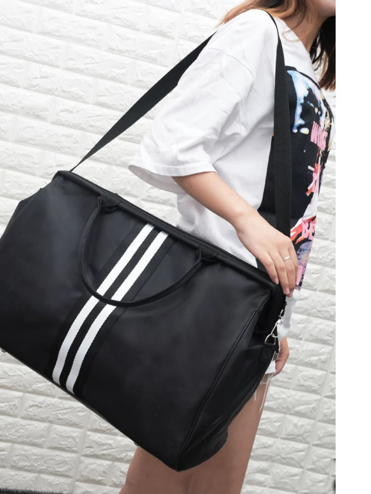 Travel Bag Women Overnight Weekend Fitness Bag Ladies Stripe Yaga Big Travel Bag Light Men Foldable Outdoor Bags Korean Duffle