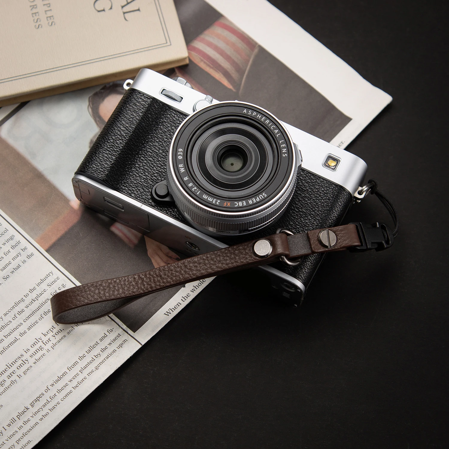 Фото Регулируемый ремешок ручной работы из воловьей кожи для камеры Leica Fuji Ricoh CCD, беззеркальный быстросъемный ремешок на руку, ремешок на запястье №1
