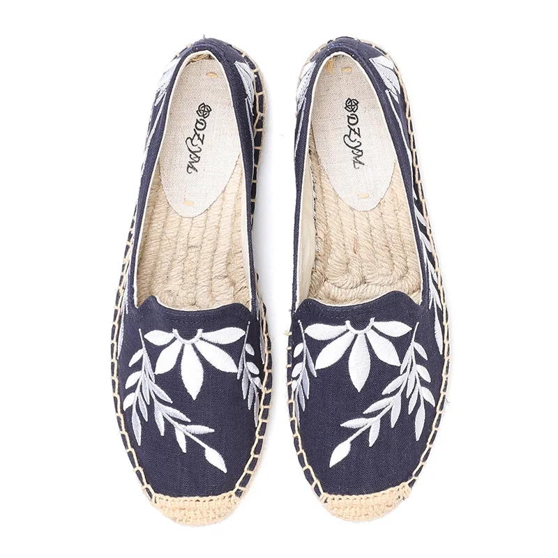 Classic Embroidered Women Shoes Fashion Floral Slip-on Fisherman Shoe Vintage Shallow Lazy Flats Outdoor Casual Zapatillas Mujer