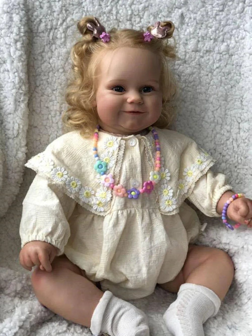 Фото 60 см кукла Bebe Reborn Maddie для маленьких девочек и мальчиков, реалистичная детская живая реалистичная ручная работа, 3D кожаные куклы, коллекционная художественная игрушка №1