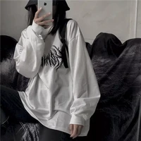 2022 goth bottoming shirt equipped with men women autumn korean vintage printing loose bf o neck long sleeved t shirt white top
