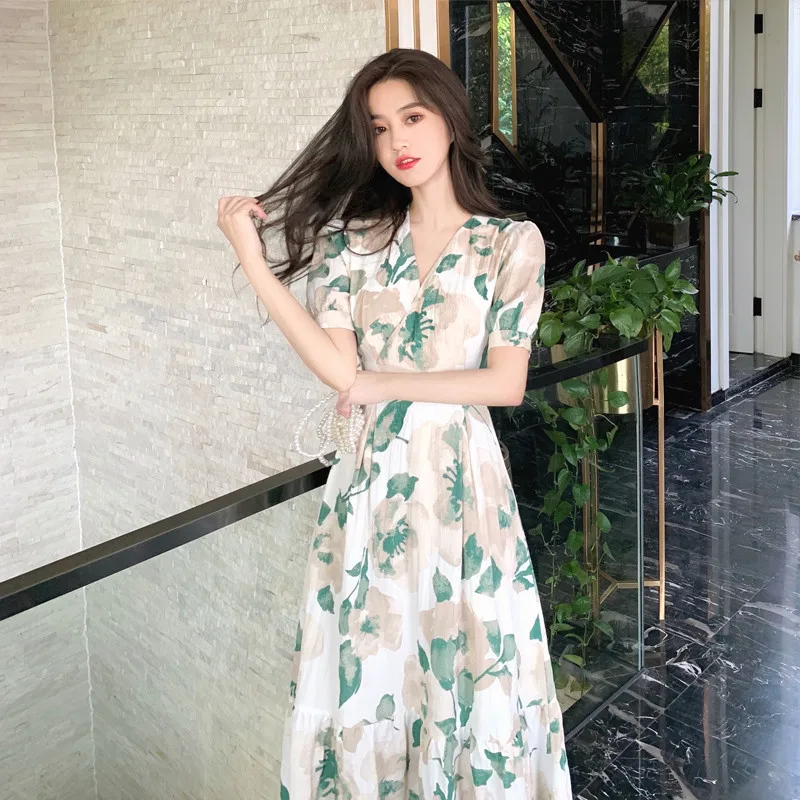 2022 Summer New French Vintage Tea Break Skirt Fragmented Flower Fairy Slim Long Dress Women's Temperament Dress