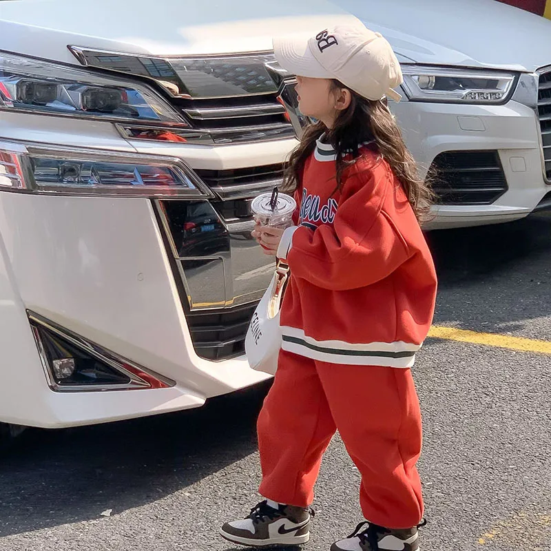 

Зимняя Новинка 2022, детская одежда, свитер с принтом в виде корейского алфавита для девочек, утепленный плюшевый костюм, 2-234