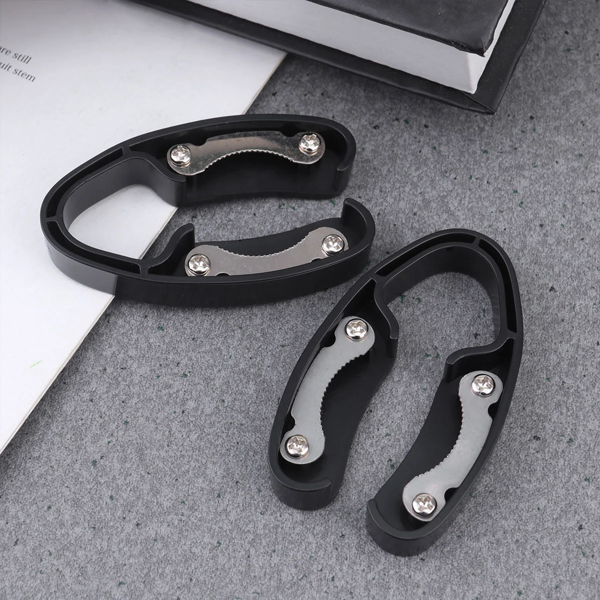 

4pcs Foil Dual Bottle Opener Accessory Gift for Lovers (Black)