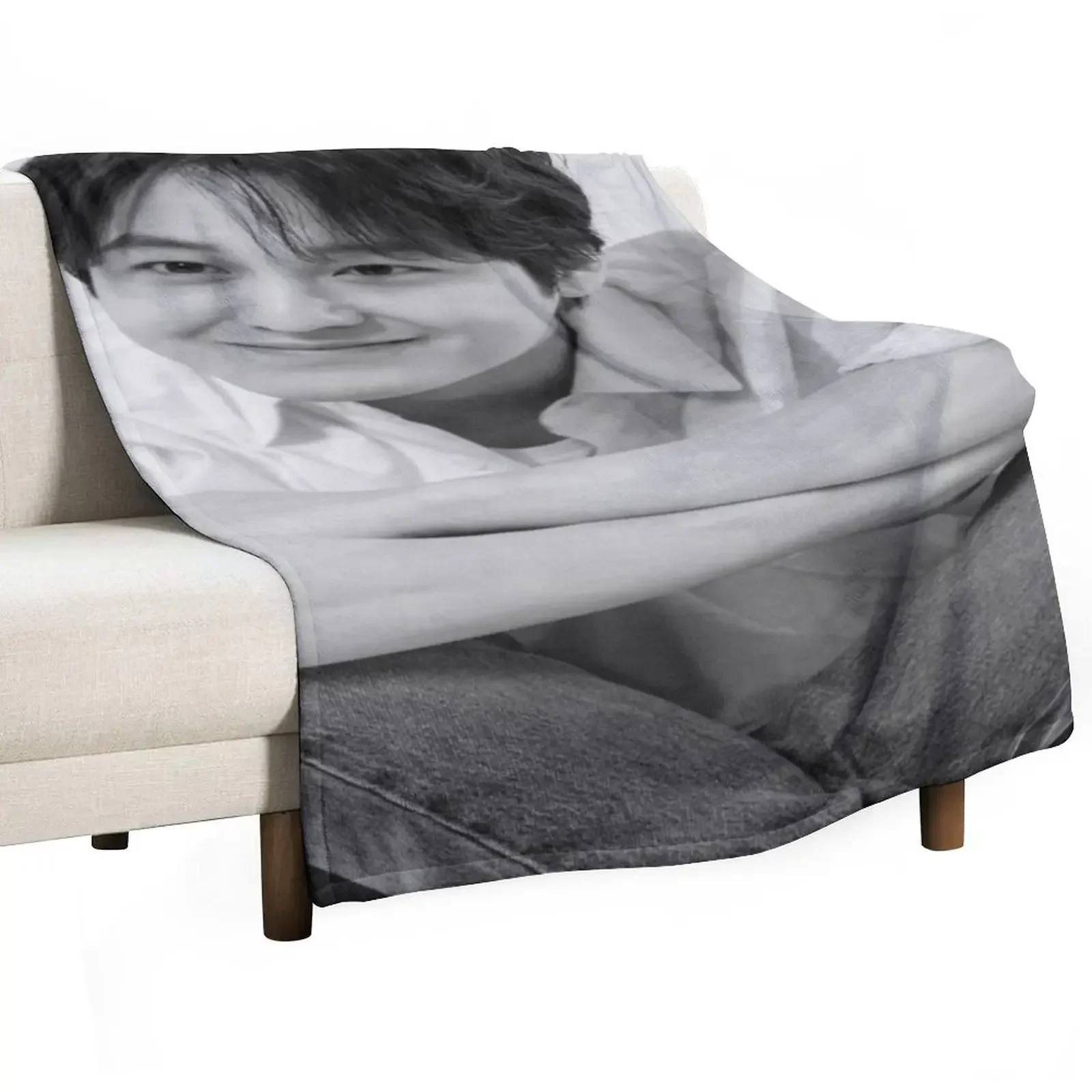 Одеяло с изображением героев сказки девяти хвостов многофункциональные