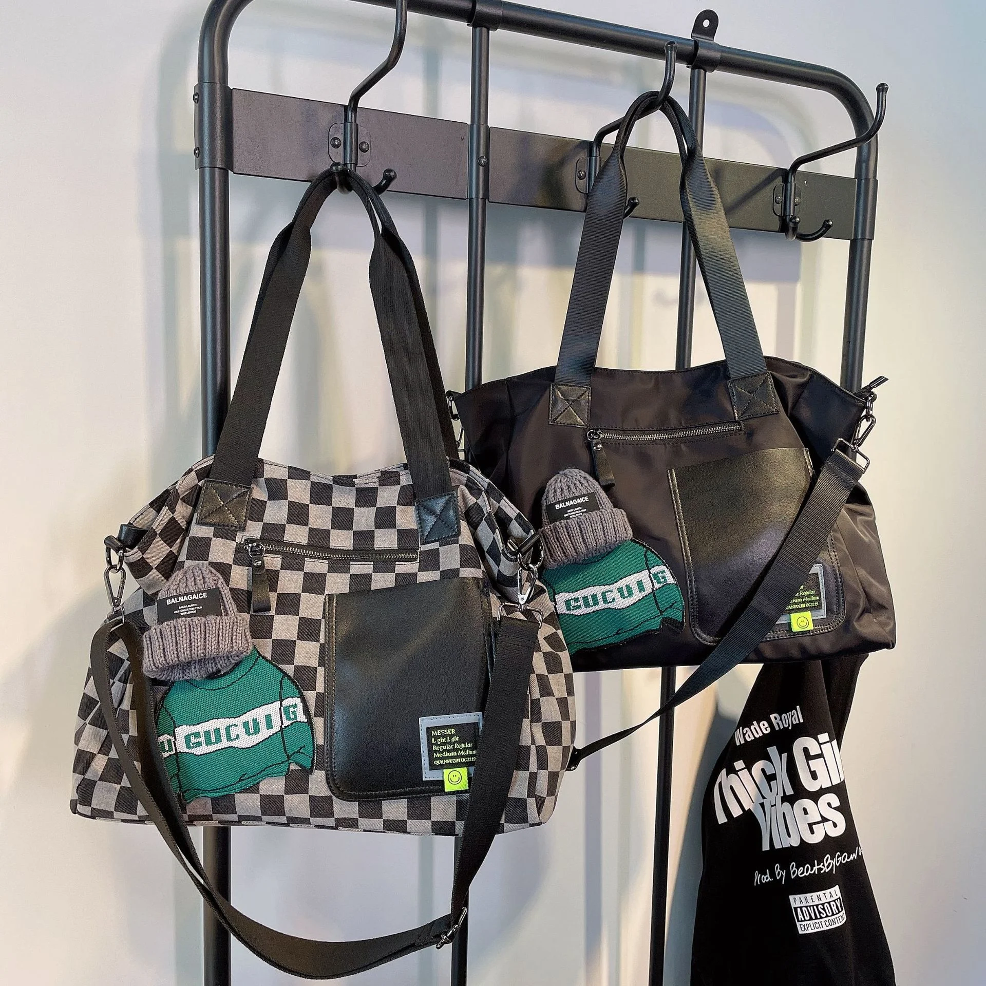 

2022 Fashion Women's Bag Autumn And Winter New Chessboard Checkered Denim Shoulder Bag Tote Bag Unisex Zippe Soft