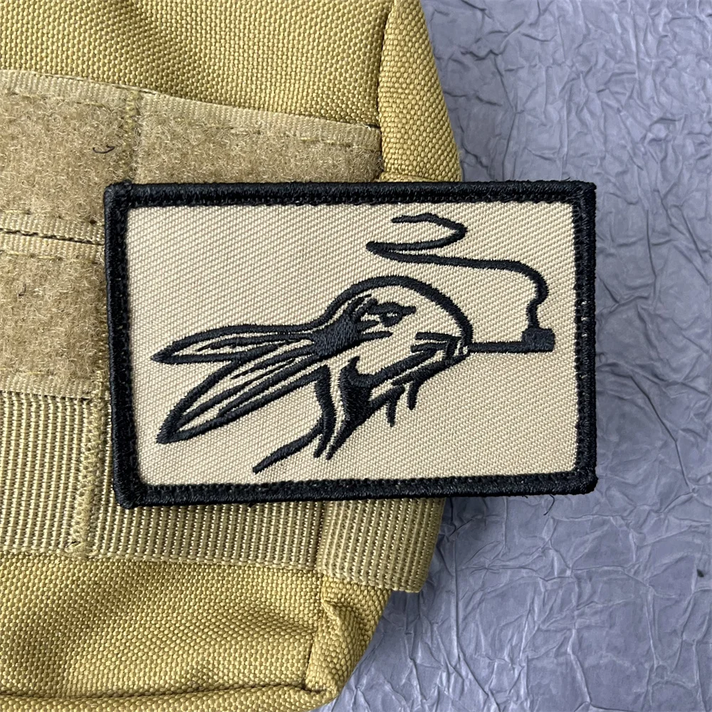 Вышитые нашивки с курительным Кроликом наклейки для одежды крючком и петлей