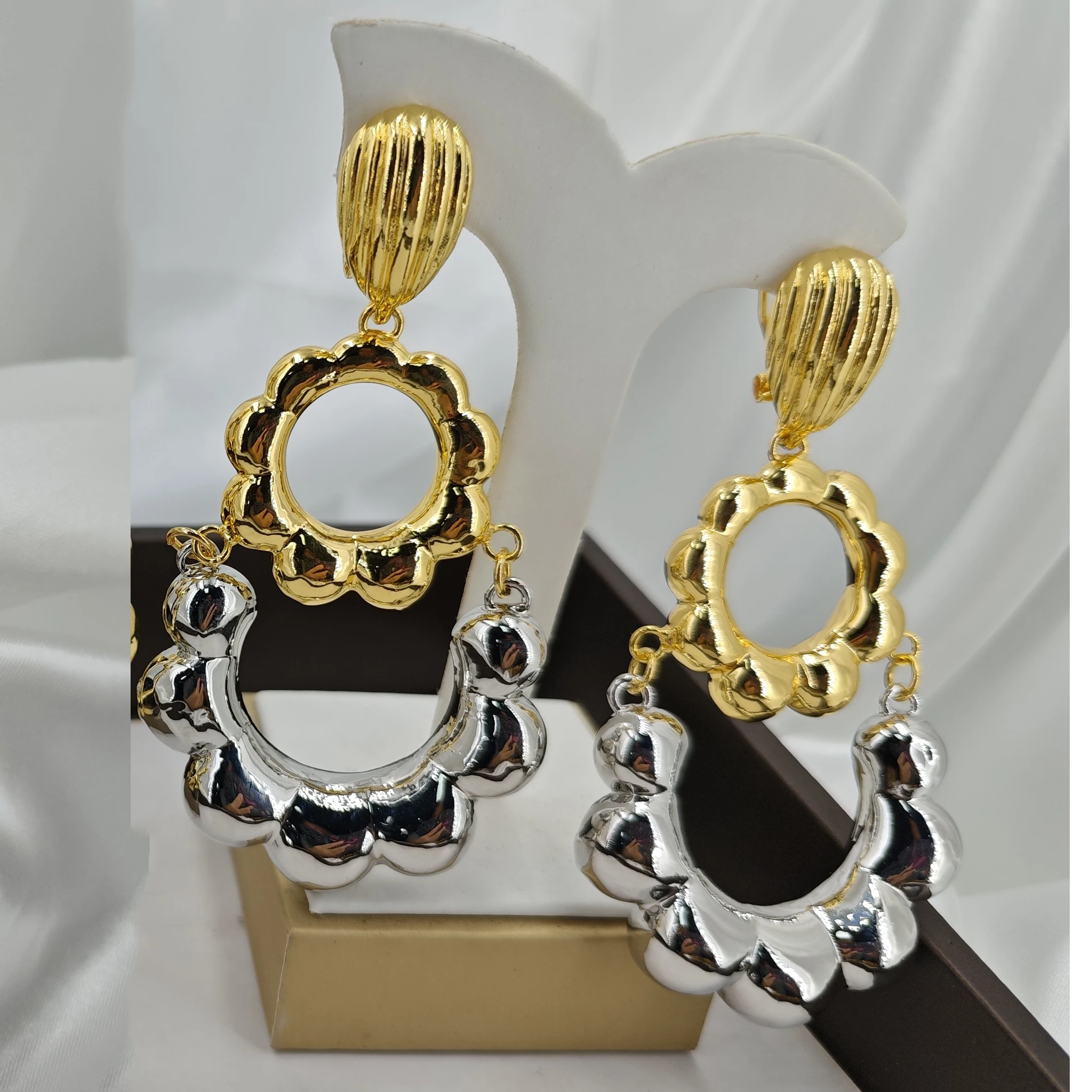 Новые модные женские серьги-кольца с геометрическим рисунком