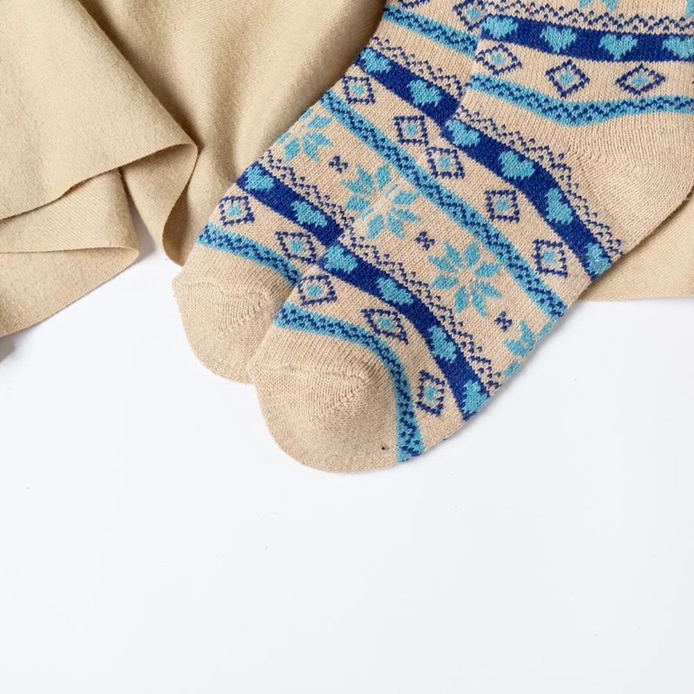 5 Pairs New Fashion Colorful Cute Cartoon Women Socks Thickened National Style Love Star Women Middle Tube Rabbit Wool Socks