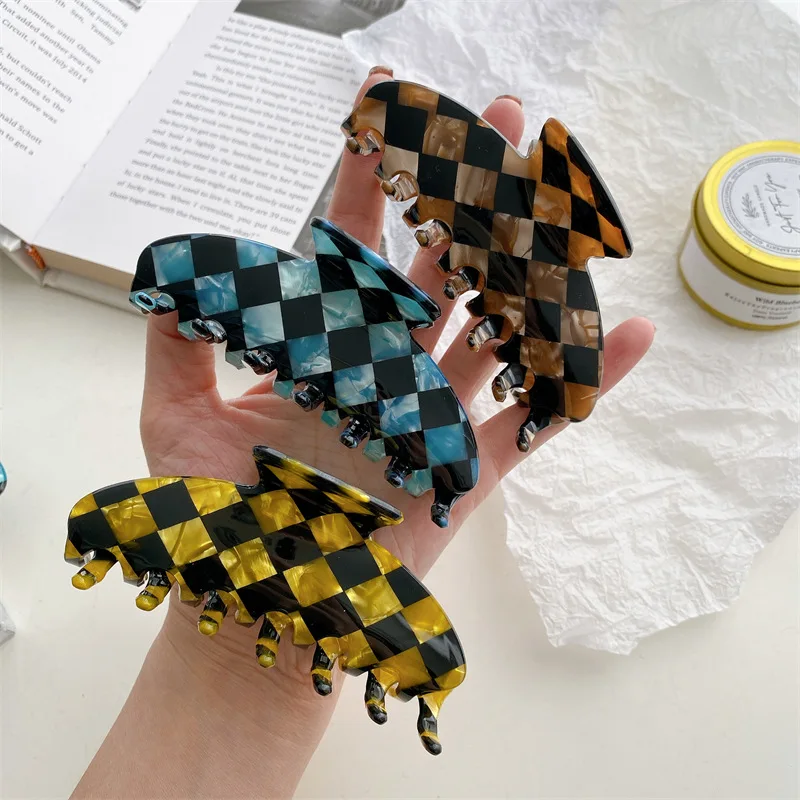 

Геометрическая шахматная заколка большого размера Y2K, заколка для волос для женщин, модная трендовая заколка для волос в стиле панк и акулы, ...