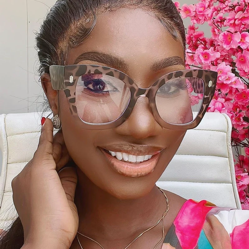 

2022 New Vintage Big Square Optical Anti-blue Glasses Women Fashion Rivet Leopard Frame Eyeglasses Female Spectacles Oculos