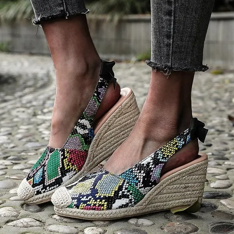 Сандалии на танкетке для женщин эспадрильи с закрытым носком стильная обувь