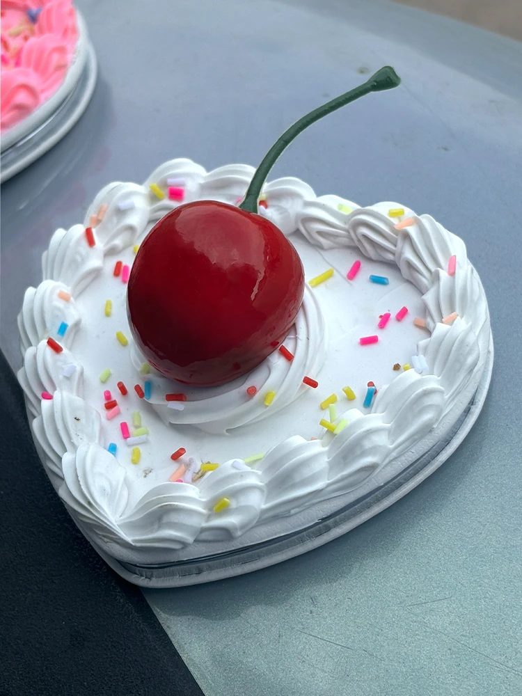 

Компактное сердечко-зеркало