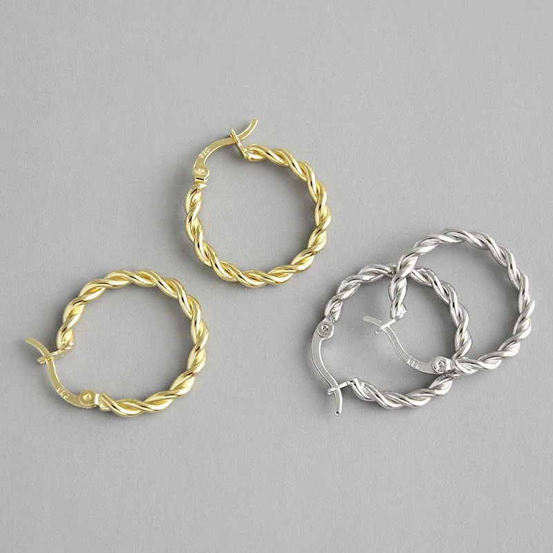

2023 Fashion Distortion Interweave Twisted Metal Circle Geometric Round Hoop Earrings for Women Accessories Retro Party Jewelry