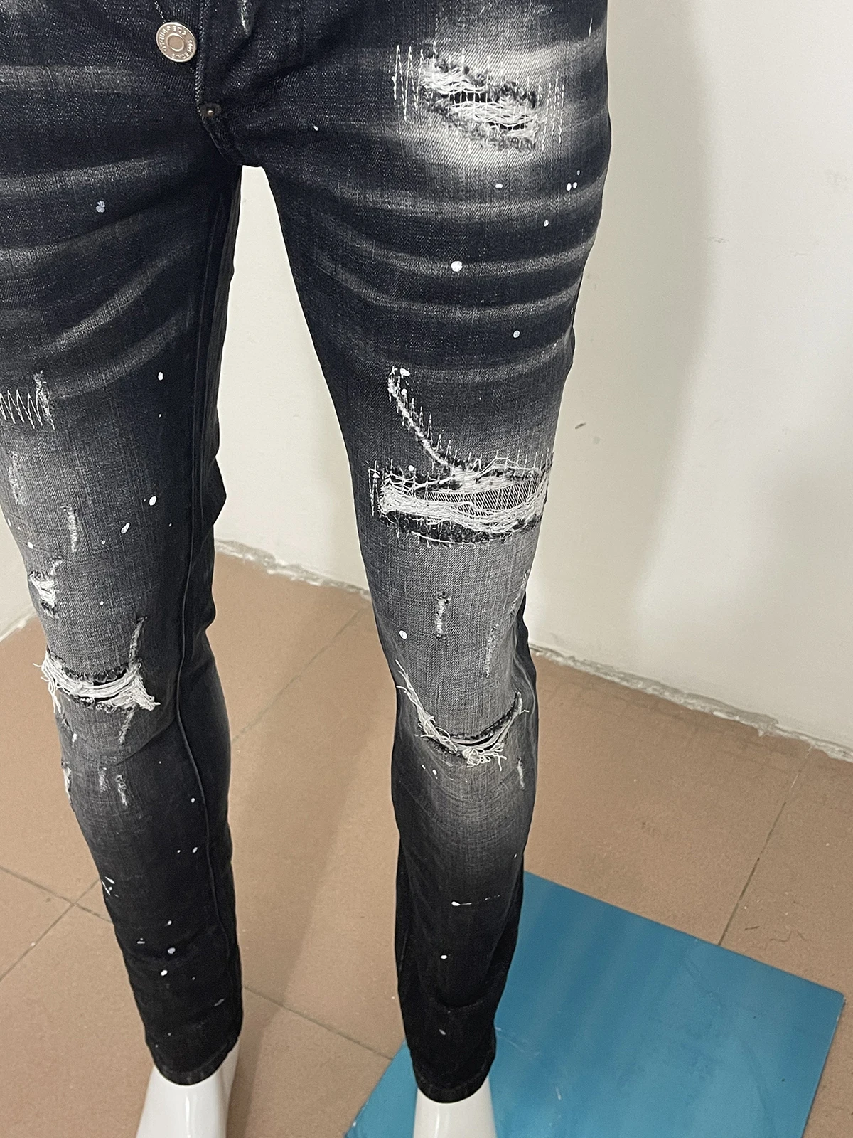 Spring/Summer 2023 new fashion men wash worn holes patch paint splashed ink small feet D2 jeans black jeans man