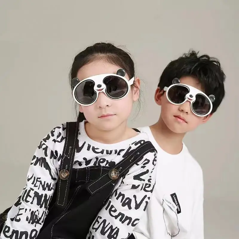 

Новинка 2022, Детские милые Мультяшные солнцезащитные очки UV400, цветные детские солнцезащитные очки для мальчиков и девочек для улицы, солнце...