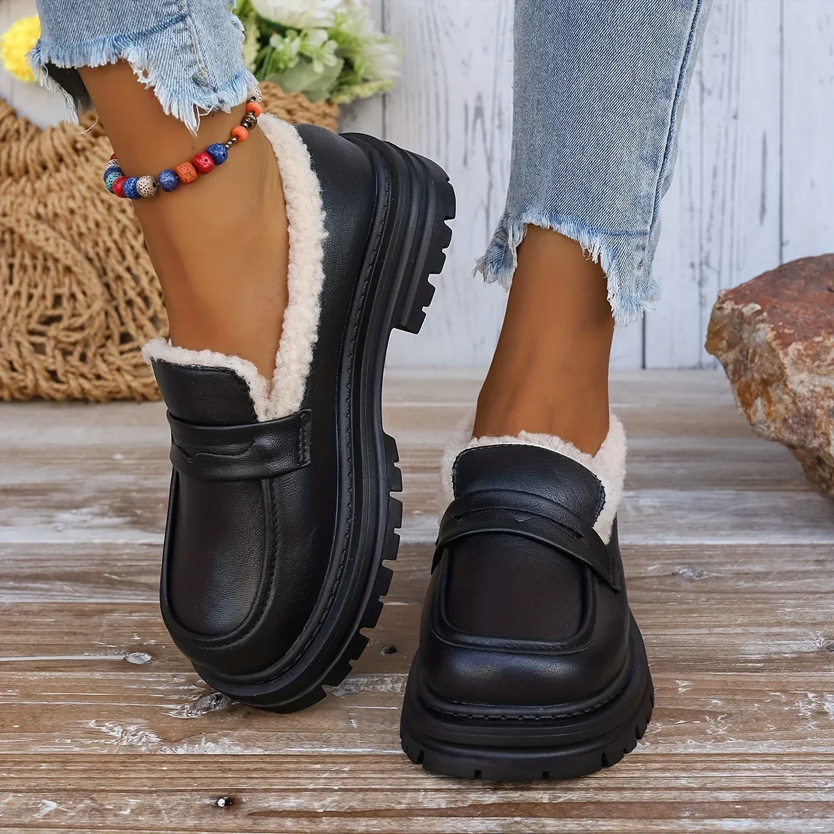 Женские однотонные пушистые лоферы удобная теплая обувь на мягкой подошве и