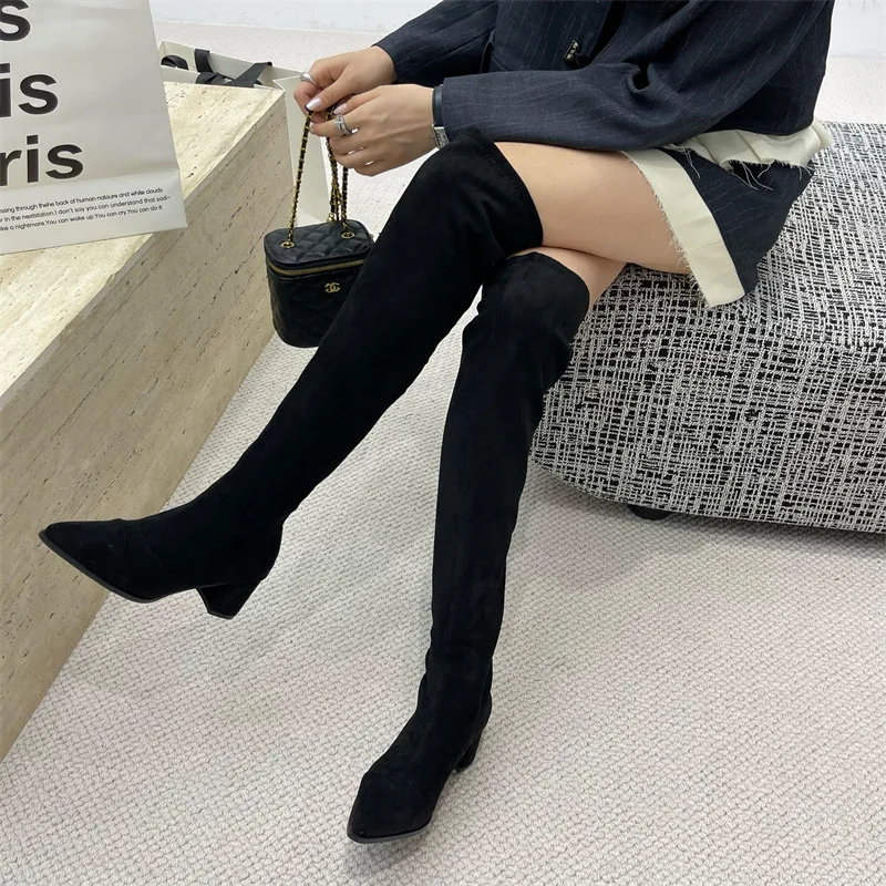 Зимние сапоги на молнии. Женские туфли. Сапоги-женские пикантные до бедра высоком