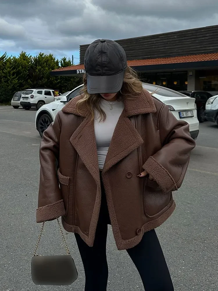 Утепленная флисовая куртка из шерпа с лацканами 2024 зимняя женская теплая верхняя