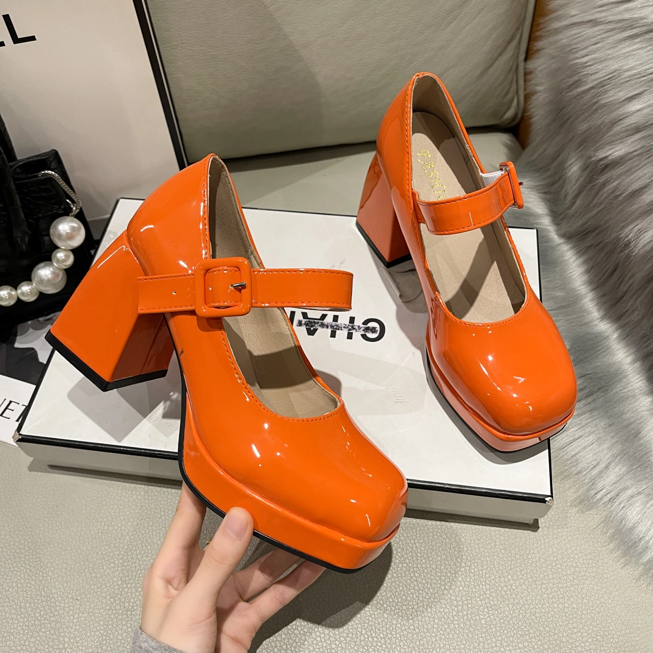 

Туфли-лодочки женские на высоком каблуке, с пряжкой