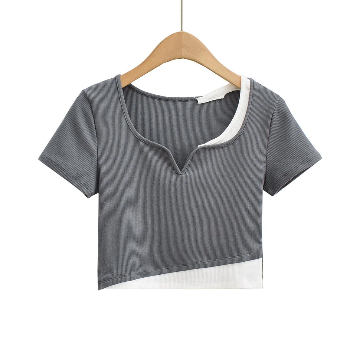 

UNUTH Girls Contrast V neck Fake Two Vest 2022 Summer Fashion Ladies Casual Viscose Tank Female Sweet Fake Two Short Sleeves Top