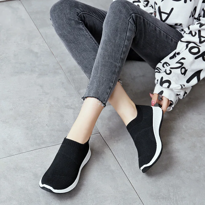 

Women's Shoes New Flying Knit Shoes Women's Korean Casual Socks Shoes Breathable Lightweight Mesh Sneakers Women's Soft Sole