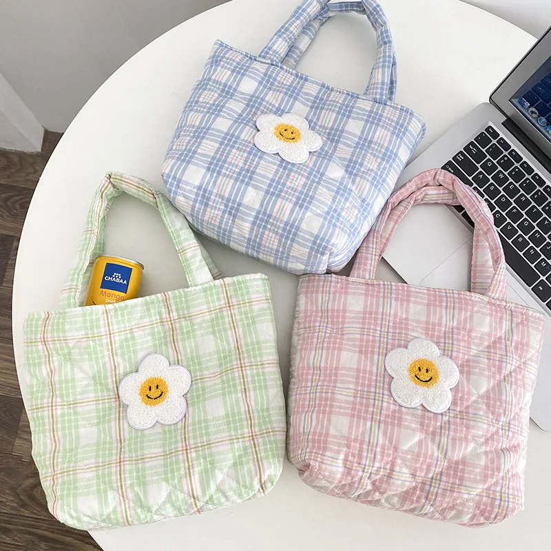 

2022 New Arrivals Plaid Quilted Handbags With Lovely Flower Shopping Bags For Women Special Fashion Ins Purses And Handbags