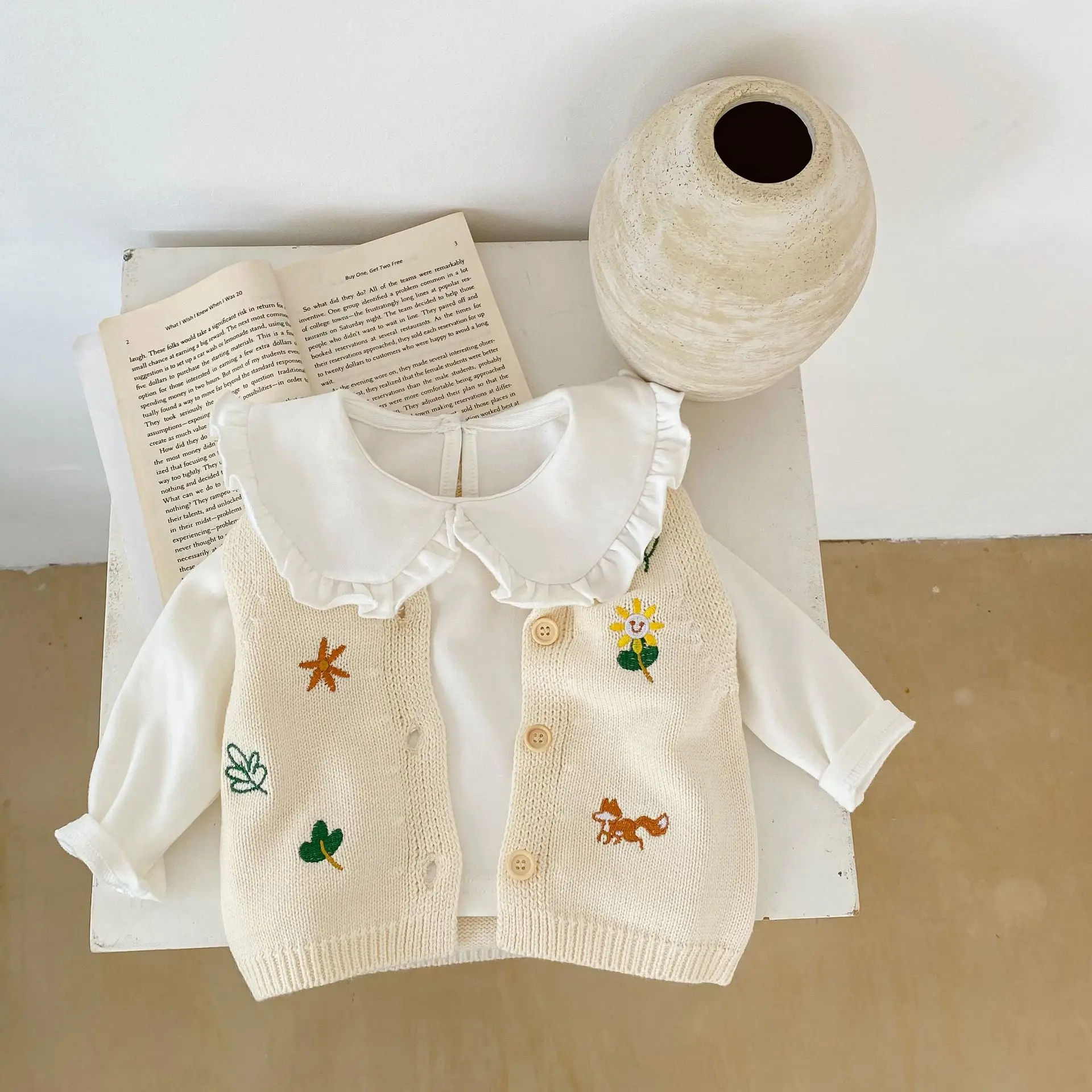 Spring And Autumn New Style Baby Clothing Girls' Knitting Vest Embroidered Round Neck Sweater Newborn Boys' Clothes 3M-2Y
