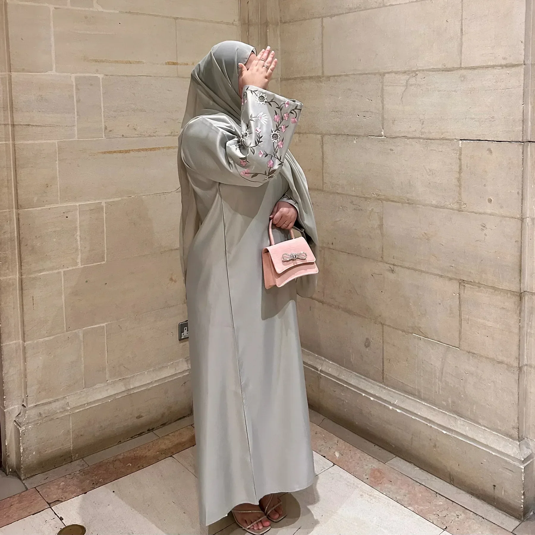 Ид атласная открытая Абая Дубай Роскошные цветочные рукава с вышивкой Турецкие