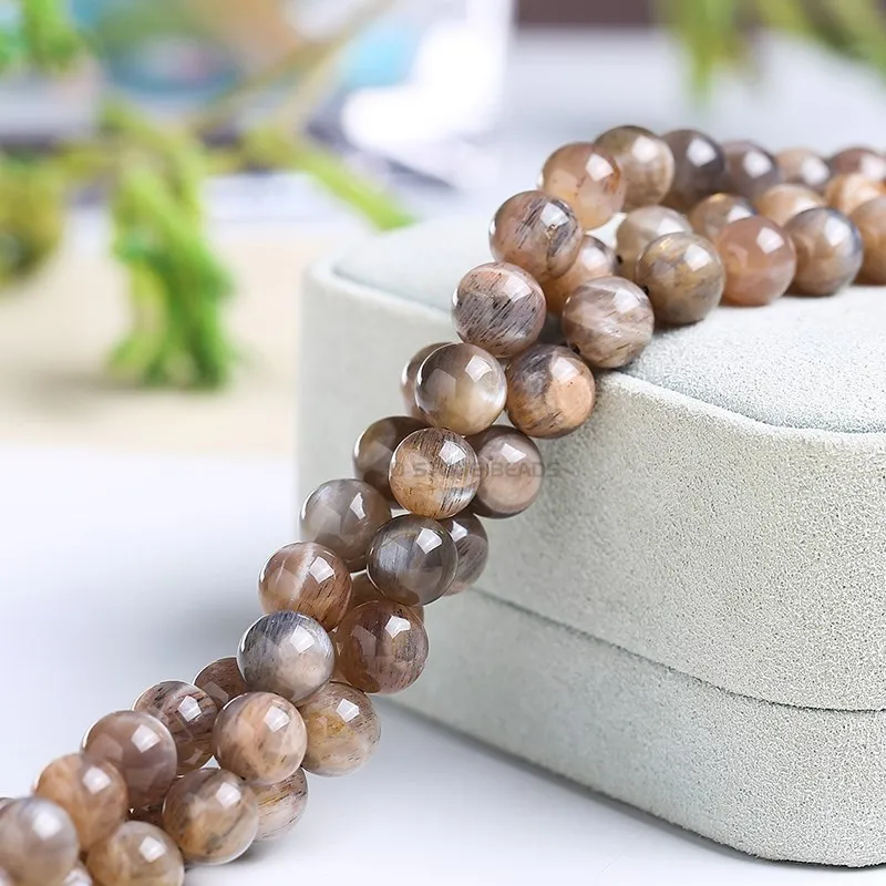 Рисунок 4 - Бусины из натурального черного лунного камня