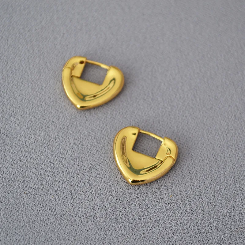 

INS niche design Korean brass gold-plated bright face love cold wind personality temperament ear buckle earrings earrings women
