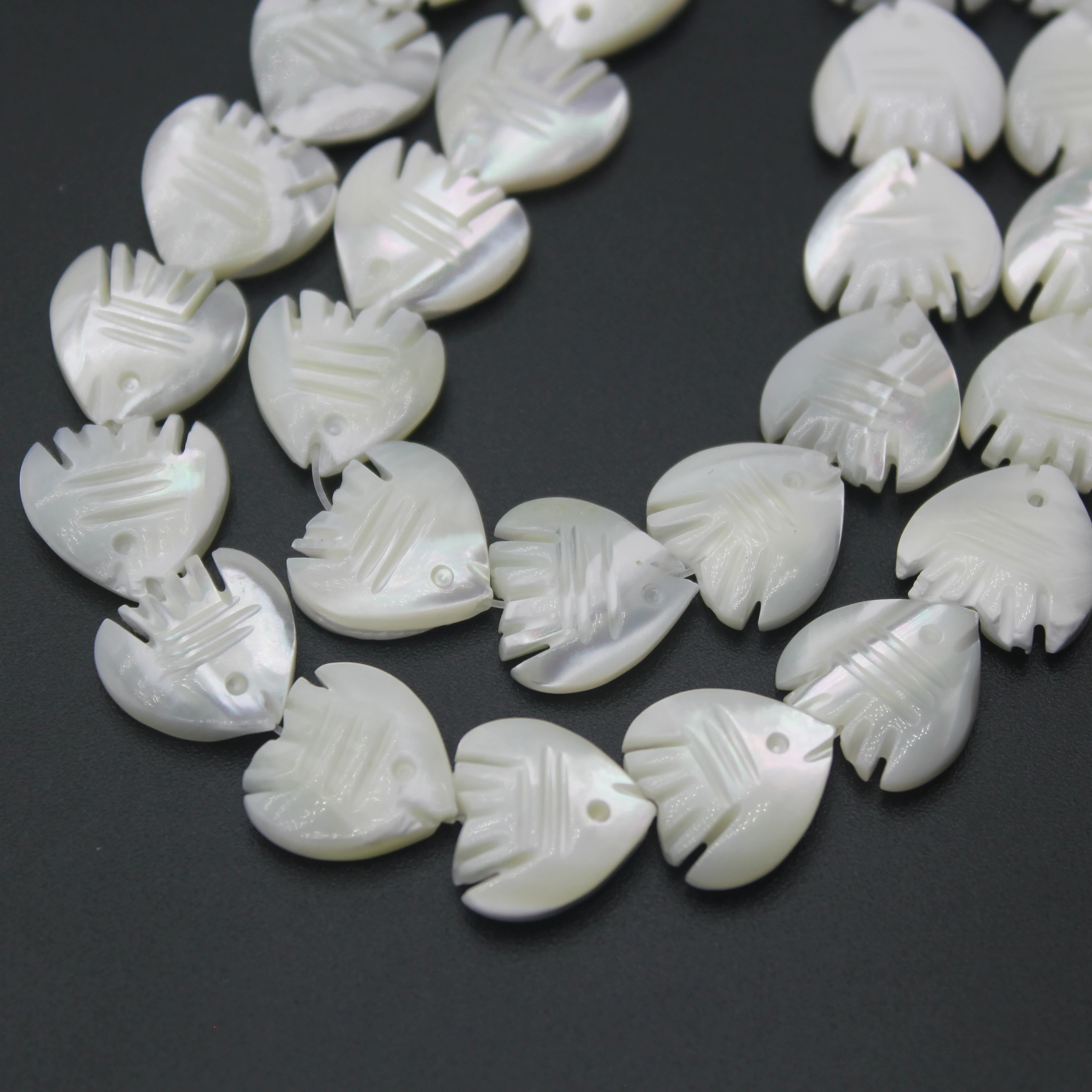 Украшение для самостоятельного изготовления ювелирных изделий, из перламутра, в форме морской рыбы